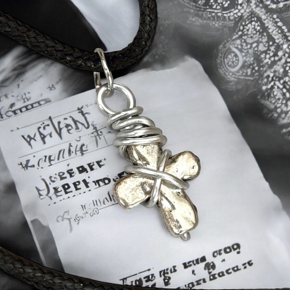 5 For $25💫Alternative Small Silver Cross Pendant Necklace - Picture 1 of 5